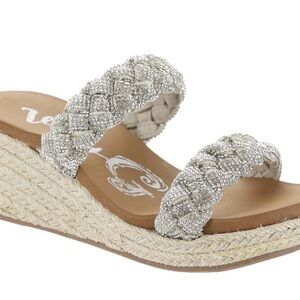 Very G silver sparkle wedge size 7